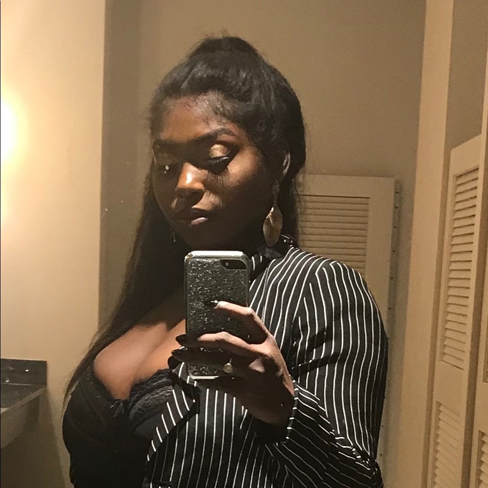 Meet your Posher, Danielle